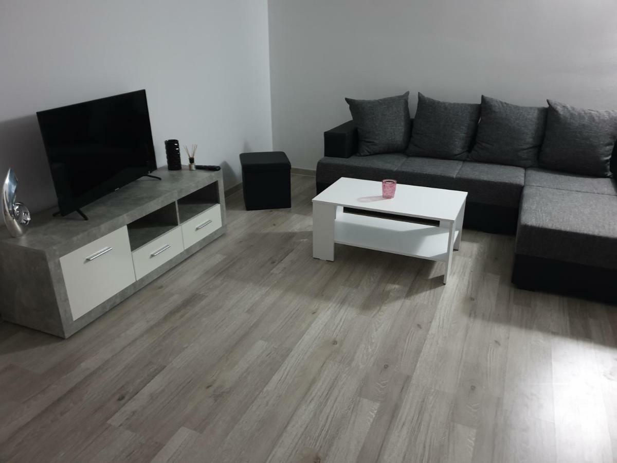 Apartman Luma Baska Voda Bagian luar foto