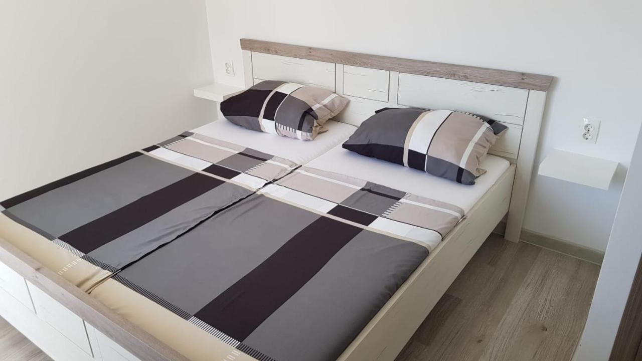 Apartman Luma Baska Voda Bagian luar foto